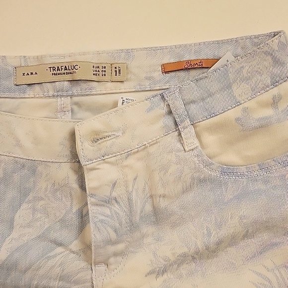 Zara jeans shorts with prints - Picture 3 of 3